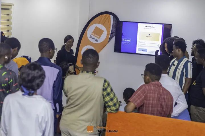 Smart College showcased to Chief Minister David Sengeh